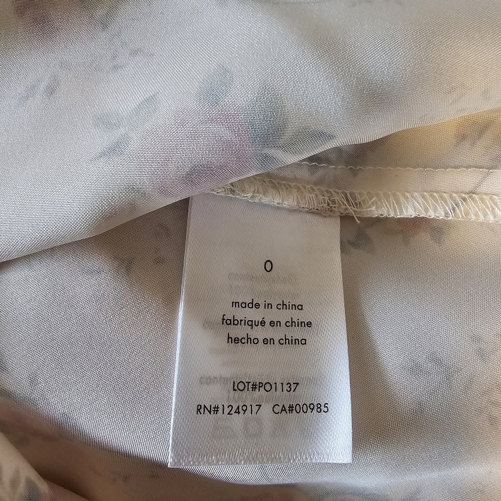 WeWoreWhat Vintage Roses V Front Midi Dress, Antique White Multi, Size 0 - Picture 14 of 15
